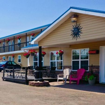 Parlee Beach Motel Shediac Eksteriør billede